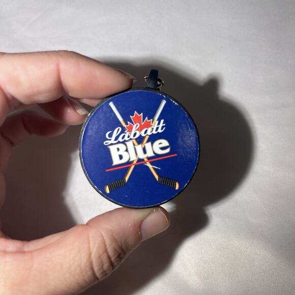 Labatt Blue Hockey Puck Blue Zone Keychain NHL Promotional Ad - Picture 3 of 4